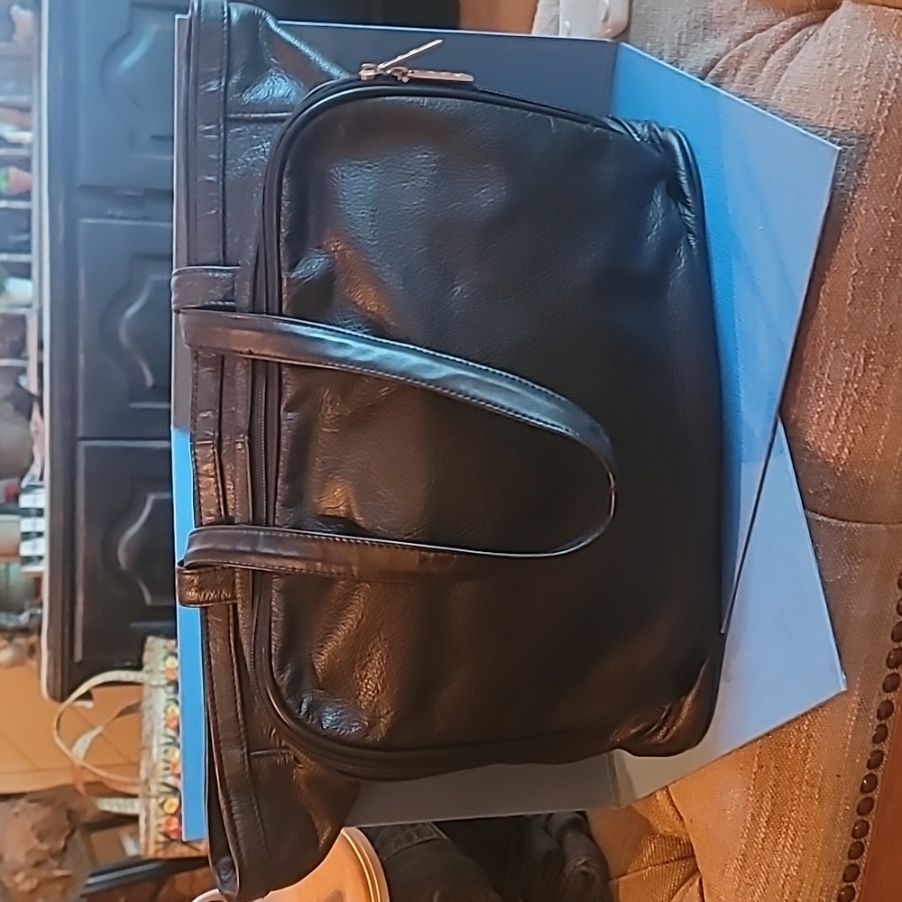 AMERILeather Cosmopolitan Tote size handbag